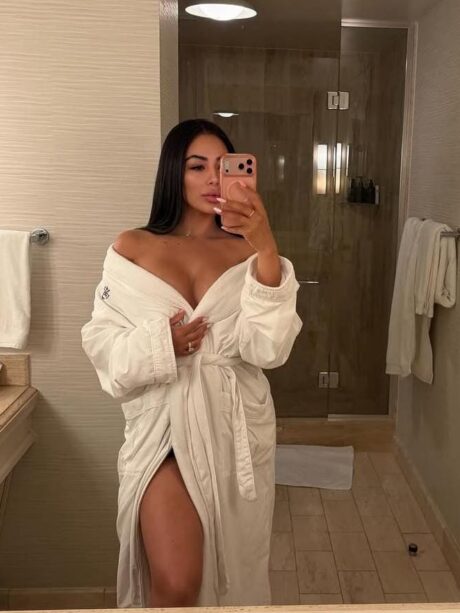 Kendi yeri olan Mersin escort Damla — Mersin vitrin