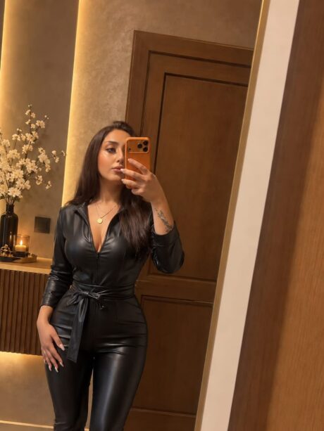 Beyaz tenli seksi VİP escort Ukrayna Afina — Mersin vitrin